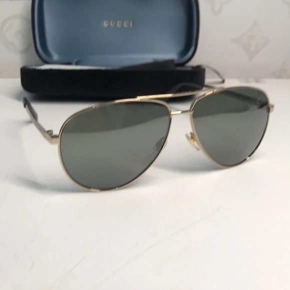 ✨ Brand New Gucci GG0137S 002 Aviator Sunglasses – Gold Frame with Grey Lenses ✨ - Picture 5 of 13